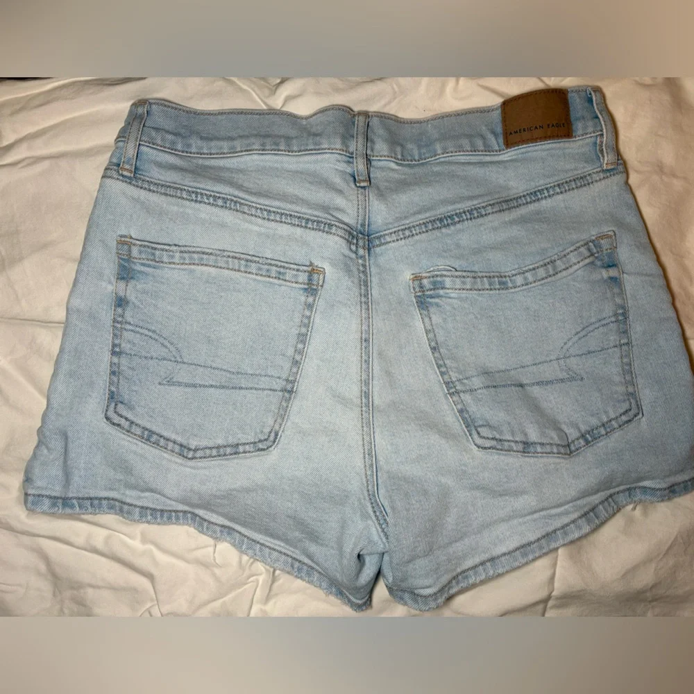 American Eagle Strigid Super High-Waisted Denim Shorts Women’s Size 6 - Picture 3 of 5